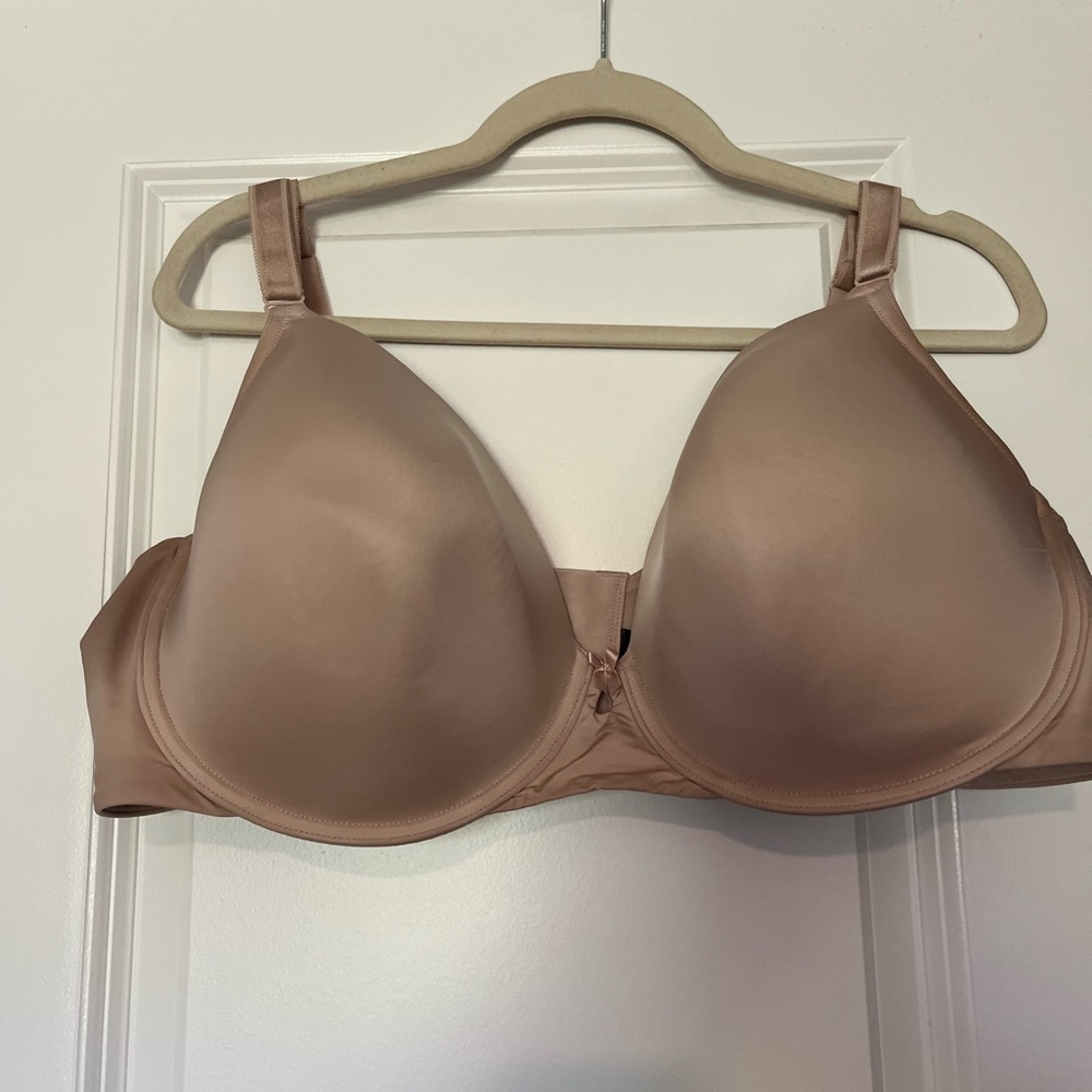 Torrid bra- perfect t-shirt lightly lined